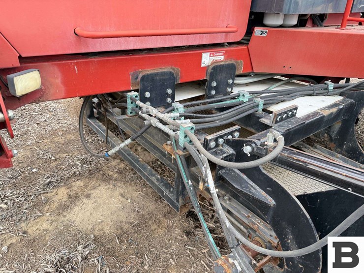 2010-new-holland-2010-image-34