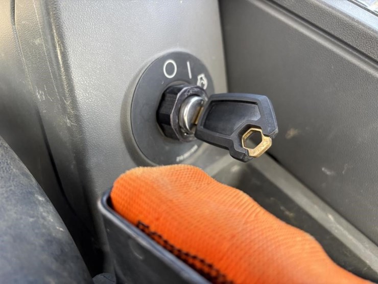 2022-caterpillar-303.5-image-40