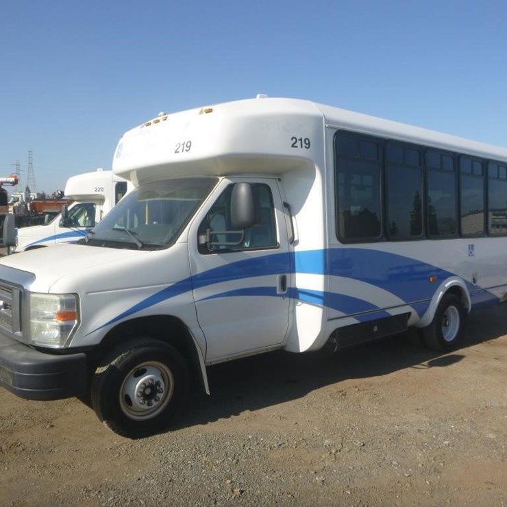 2014 FORD E450