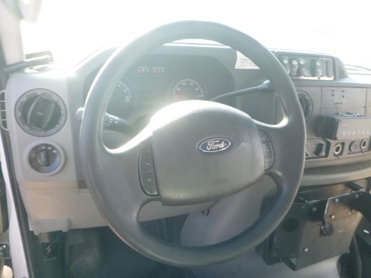 2014-ford-e450-image-9