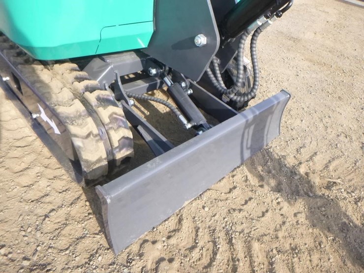 2025-agt-qk16r-hydraulic-excavator-image-16