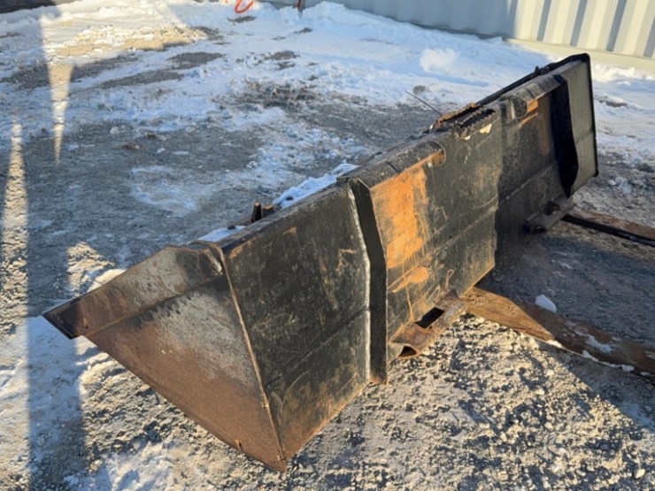 6'-skid-loader-bucket-image-3