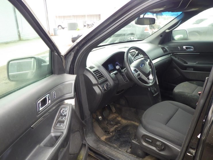 2014-ford-explorer-image-5