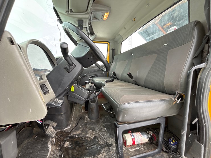 2008-international-durastar-4300-image-23