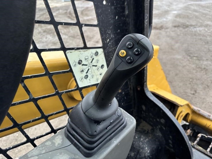 2021-caterpillar-259d3-image-22