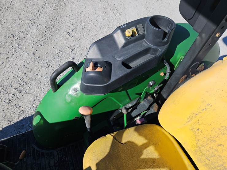 2022-john-deere-5055e-image-8