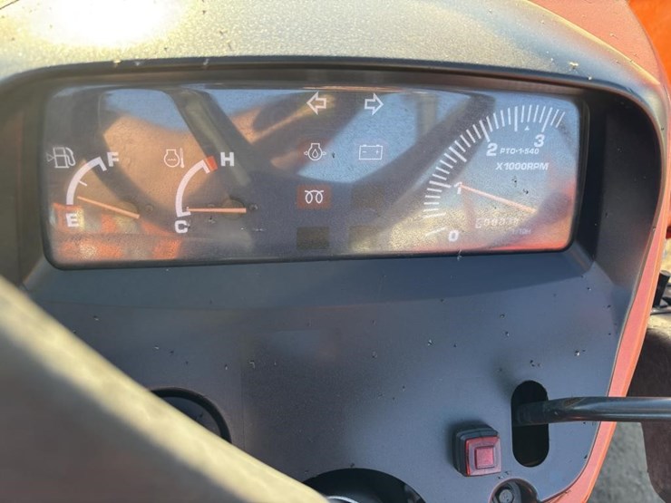 2011-kubota-mx4700-image-29