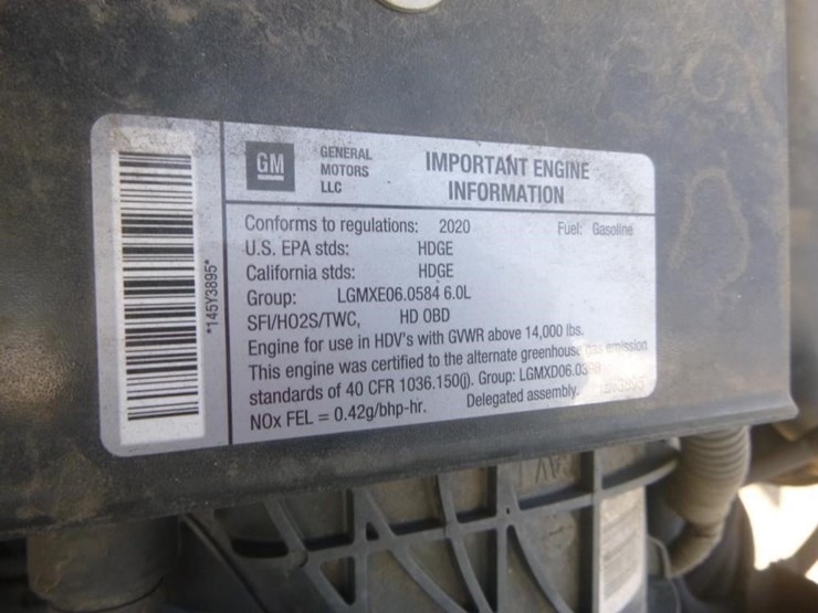 2020-isuzu-npr-image-17