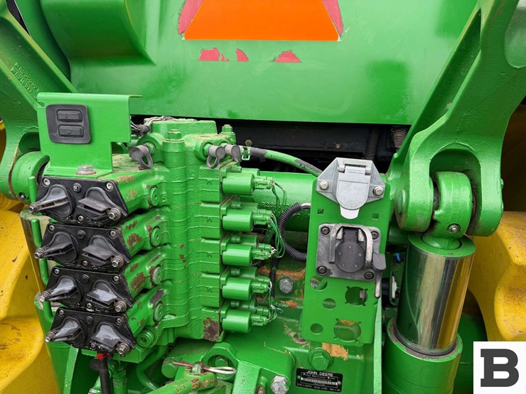 2006-john-deere-8330-image-60