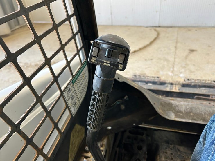 2016-bobcat-t450-image-22