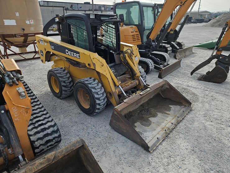 2006-john-deere-325-image-19