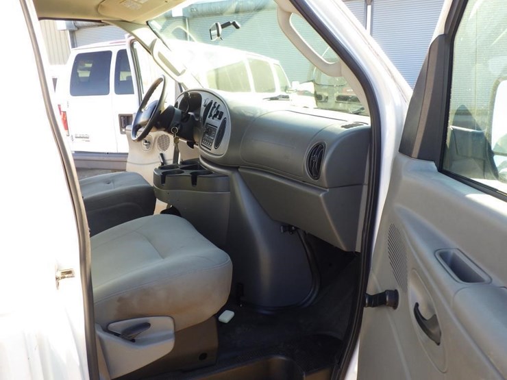2006-ford-econoline-350-image-6