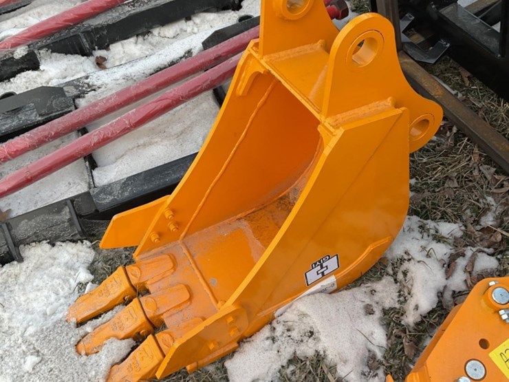 caterpillar-305-image-3