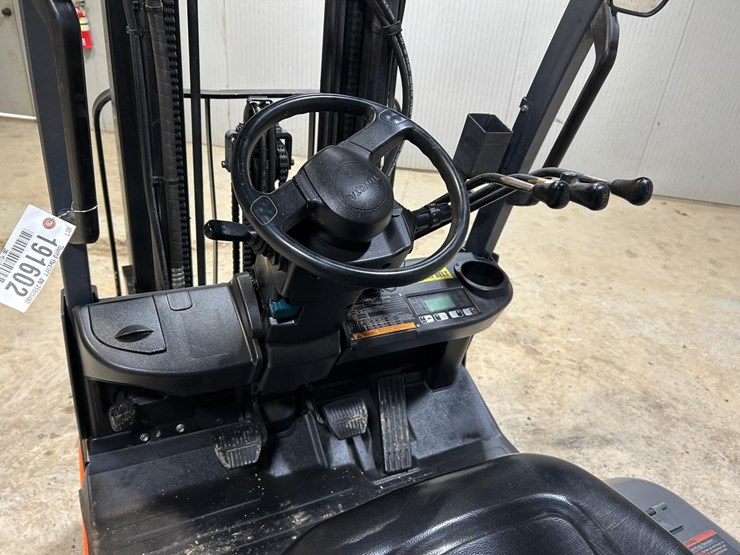 2020-toyota-8fgcsu20-image-17