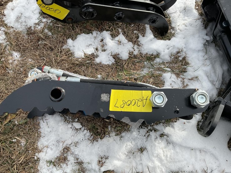 new-unused-miva-hydraulic-thumb-mini-excavator-attachment-image-4