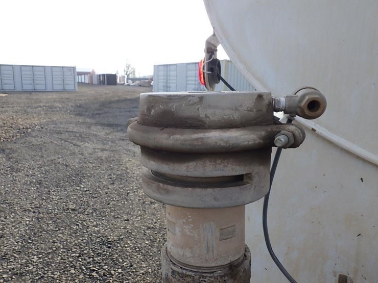 2017-freightliner-m2-s/a-water-truck-image-9