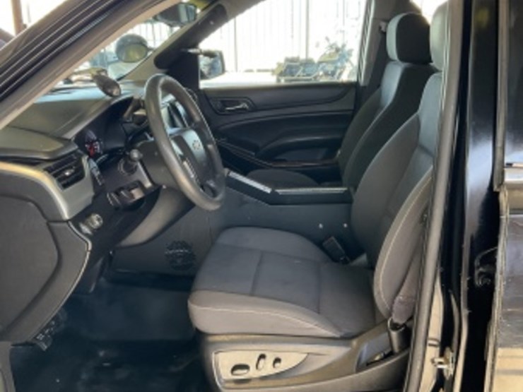 2015-chevrolet-tahoe-image-21