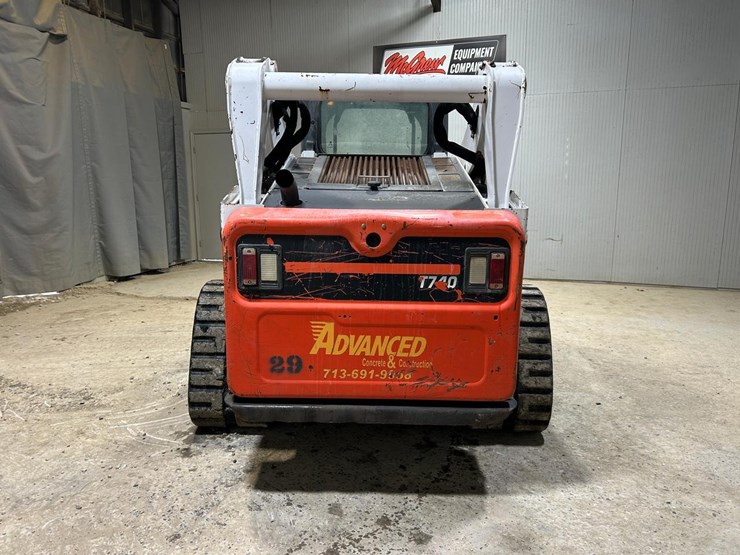 bobcat-t740-image-3