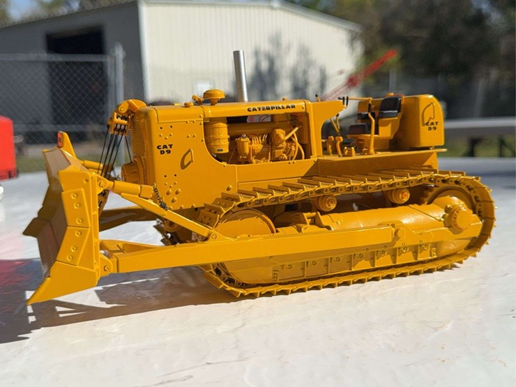 caterpillar-d9-image-1