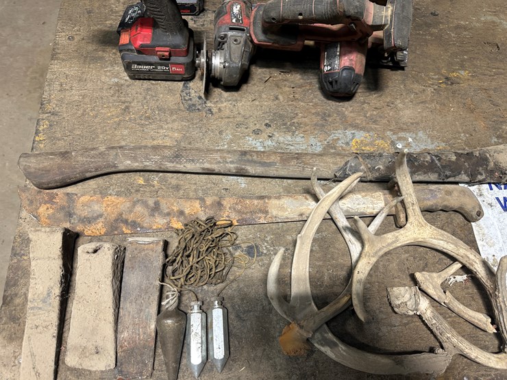 #38485-•-machete,-axe,-&-misc-image-5