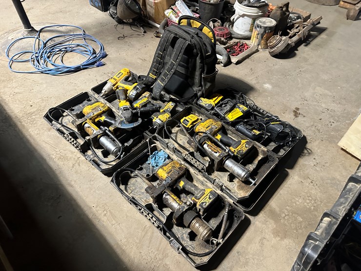#38493-•-lot-of-dewalt-cordless-power-tools-image-2