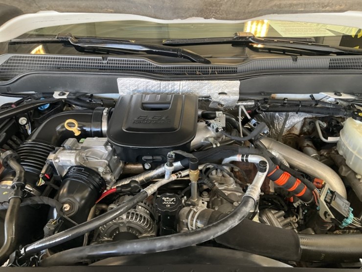 2015-chevrolet-silverado-3500-image-12