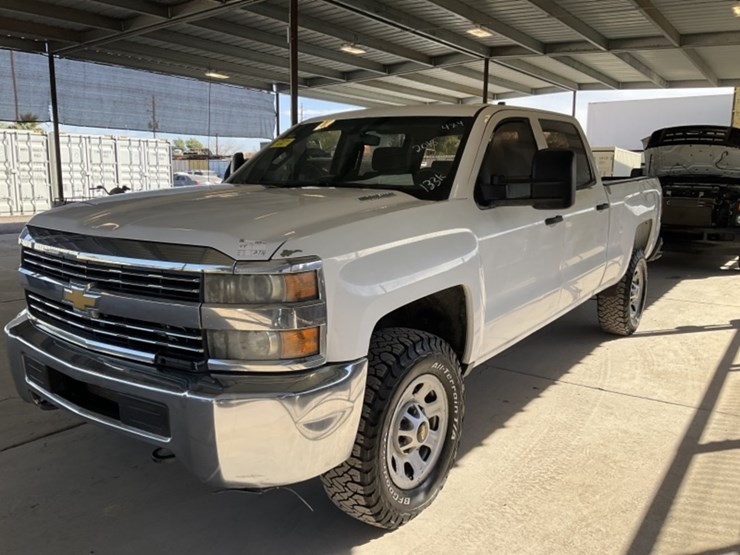 2015-chevrolet-silverado-3500-image-4