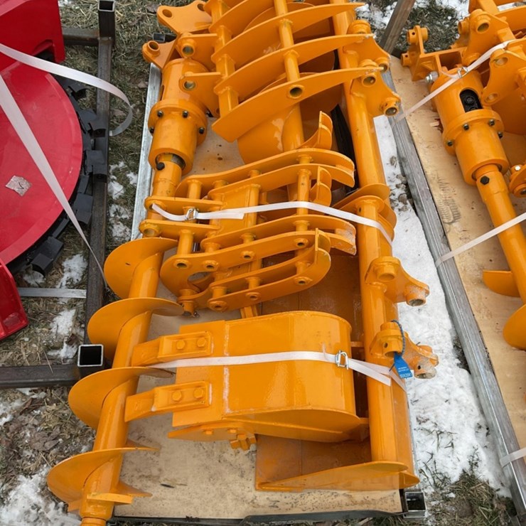 New Unused GIYI 8 Pc CAT 301 Excavator Attachment Set