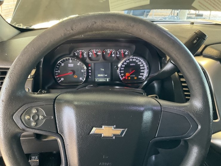 2015-chevrolet-tahoe-image-16