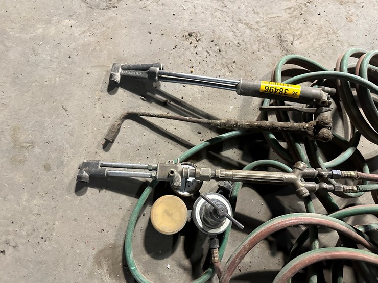 #38496-•-lot-of-torches,-hoses,-&-gauges-image-11