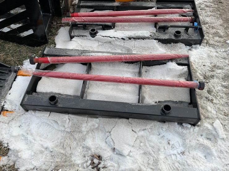 new-unused-giyi-model-bf47-bale-spear-skid-loader-attachment-image-1