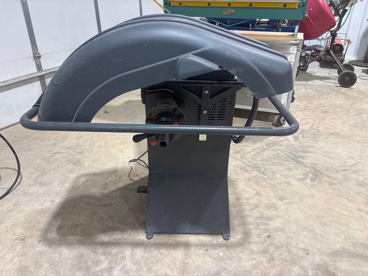 2016-bosch-wbe4100-tire-balancer-image-8