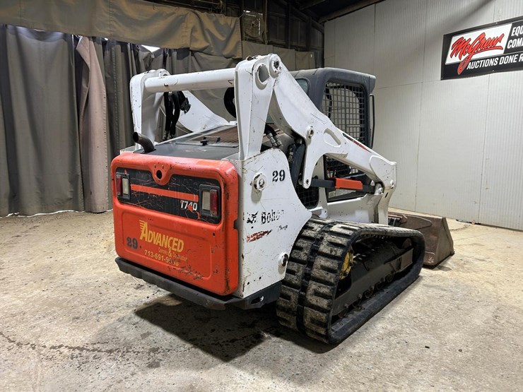 bobcat-t740-image-4