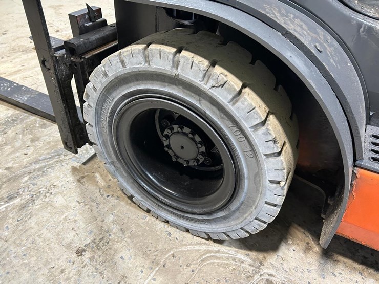 2019-toyota-8fgu25-image-14