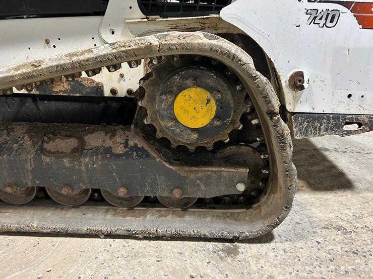 bobcat-t740-image-19
