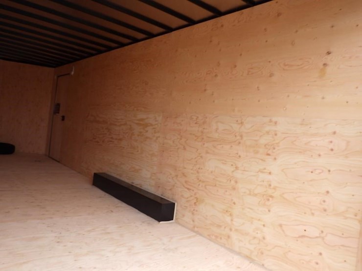 2026-royal-larct52-826v-86-t/a-enclosed-trailer-image-7