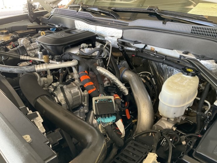 2015-chevrolet-silverado-3500-image-13