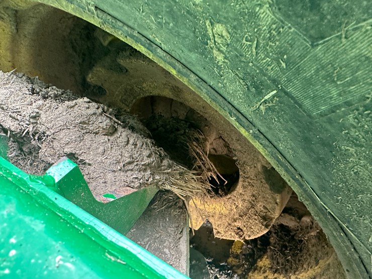 2014-john-deere-9460r-image-19