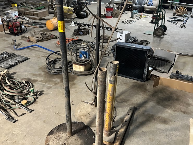 #38495-•-lot-of-misc-stands-image-2