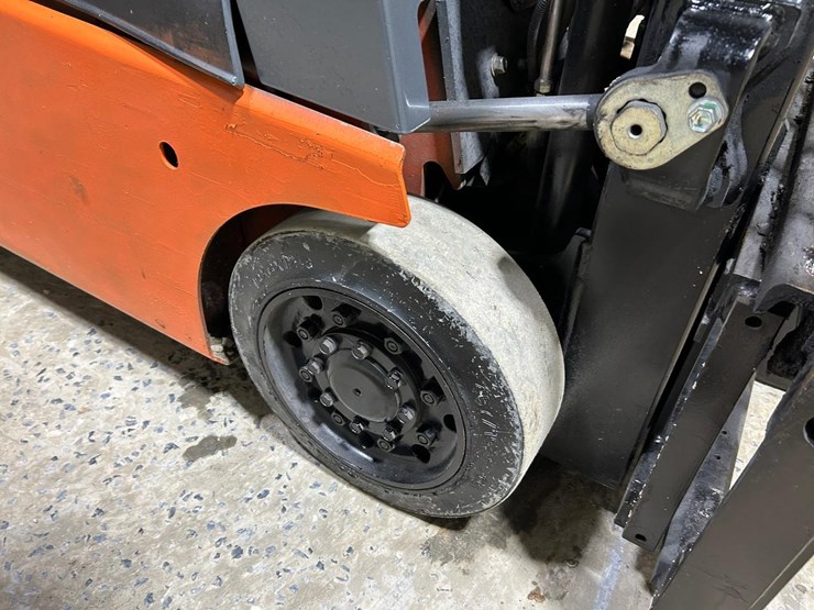 2020-toyota-8fgcsu20-image-11