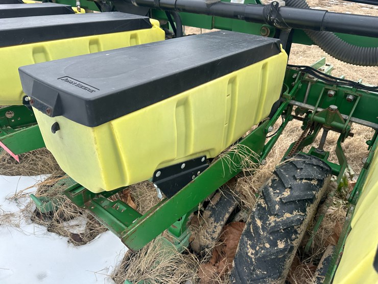 john-deere-1720-image-33