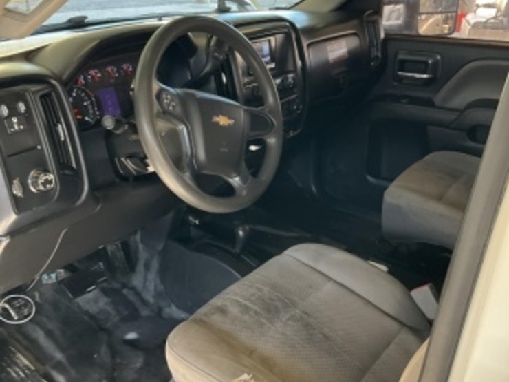 2015-chevrolet-silverado-3500-image-24