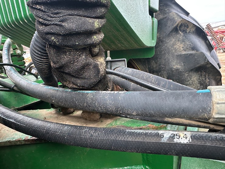 2014-john-deere-9460r-image-52