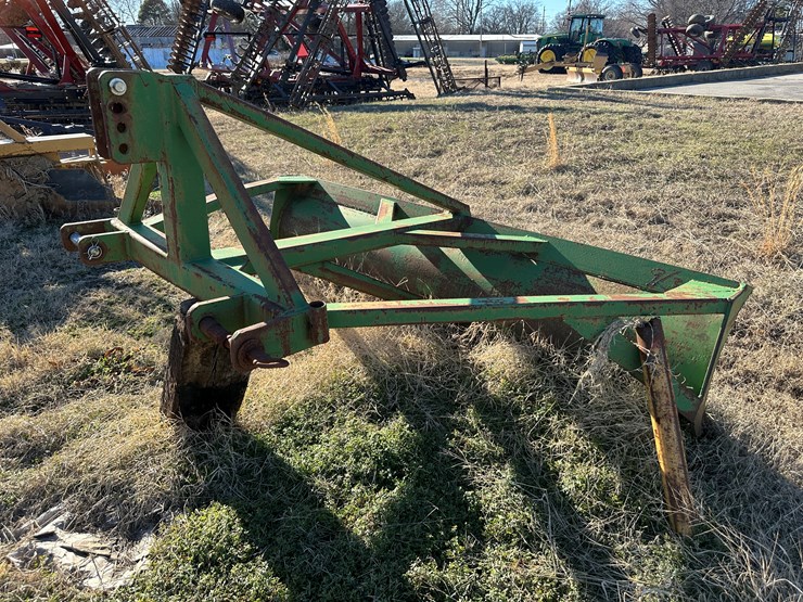 john-deere-8-image-1