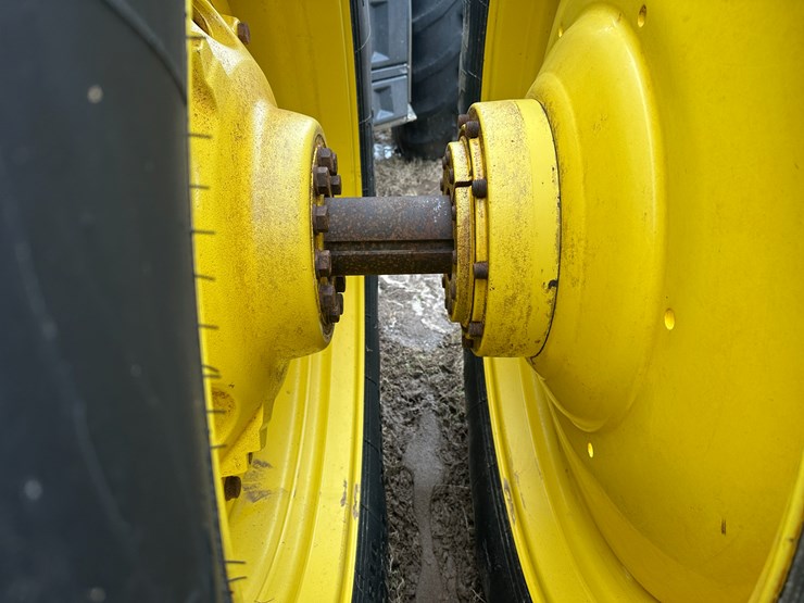 2014-john-deere-9460r-image-14