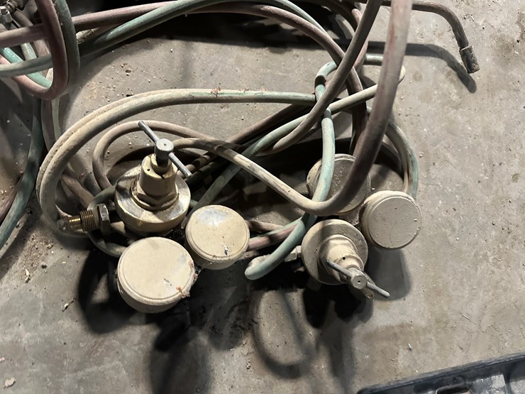 #38496-•-lot-of-torches,-hoses,-&-gauges-image-5