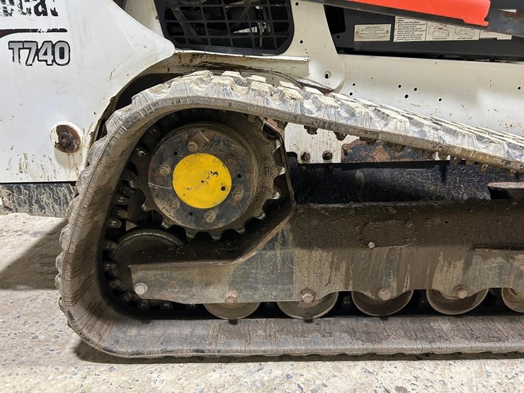bobcat-t740-image-14