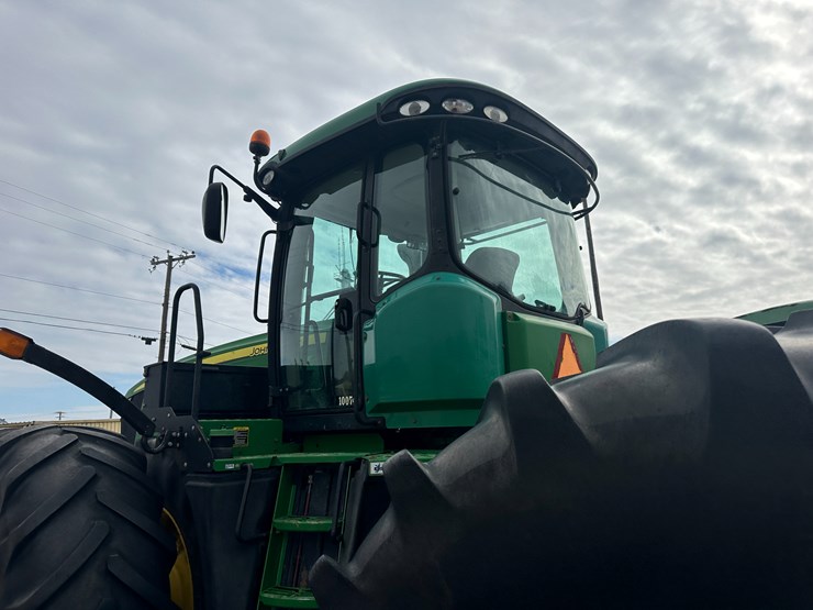 2014-john-deere-9460r-image-32