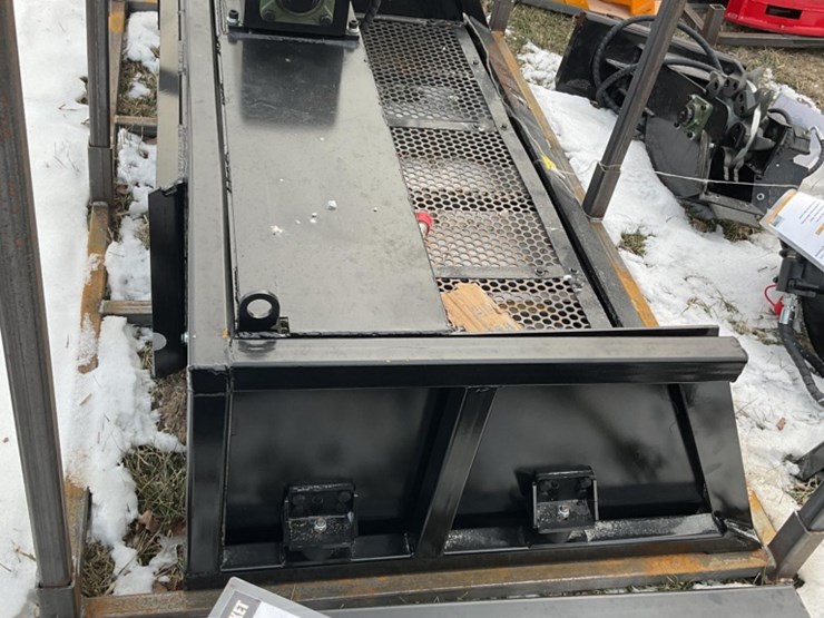 new-unused-giyi-model-vb59-vibrating-bucket-skid-loader-attachment,-79"-wide-image-3