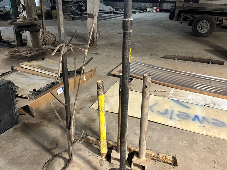 #38495-•-lot-of-misc-stands-image-3